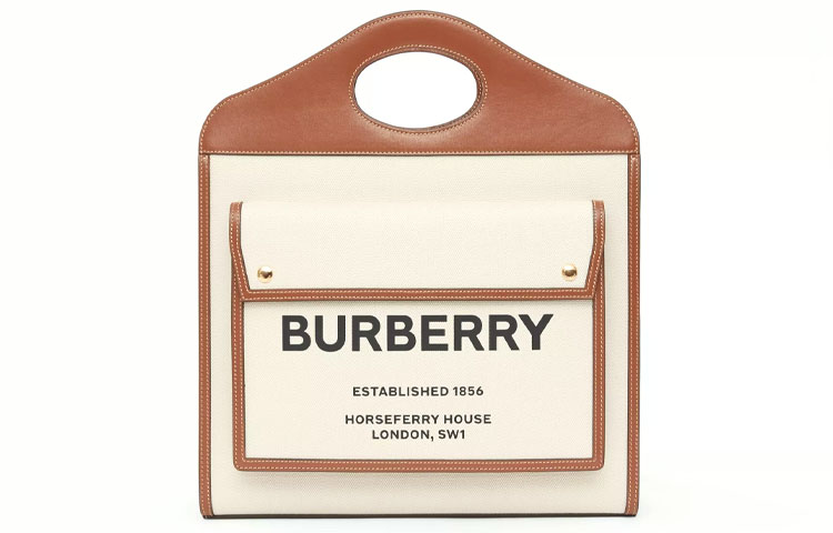 Средняя двухцветная сумка с карманом из холста и кожи Natural/Malt Brown Burberry
Средняя двухцветная сумка с карманом из холста и кожи Natural/Malt Brown Burberry
