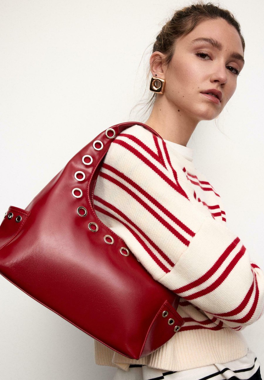 Сумка Stradivarius MINI POCKET SHOULDER, Red
Сумка Stradivarius MINI POCKET SHOULDER, Red