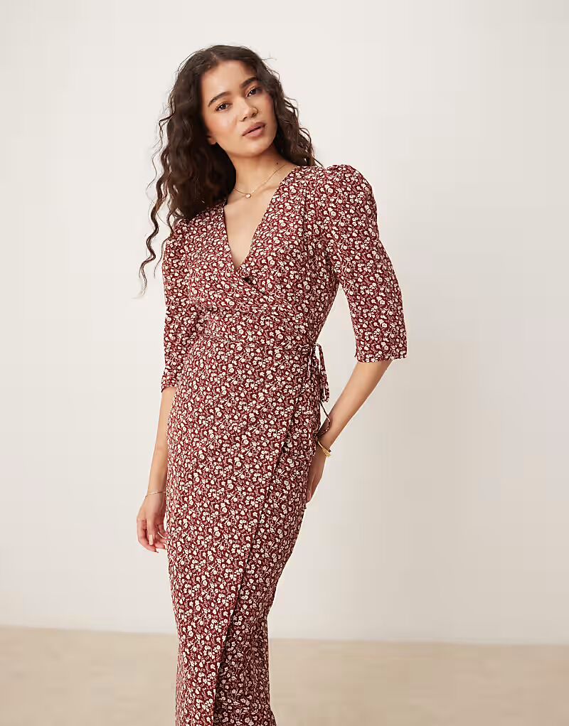 Гламурные платье миди с V-образным вырезом в мелкий бордовый цветочный узор Glamorous
Гламурные платье миди с V-образным вырезом в мелкий бордовый цветочный узор Glamorous