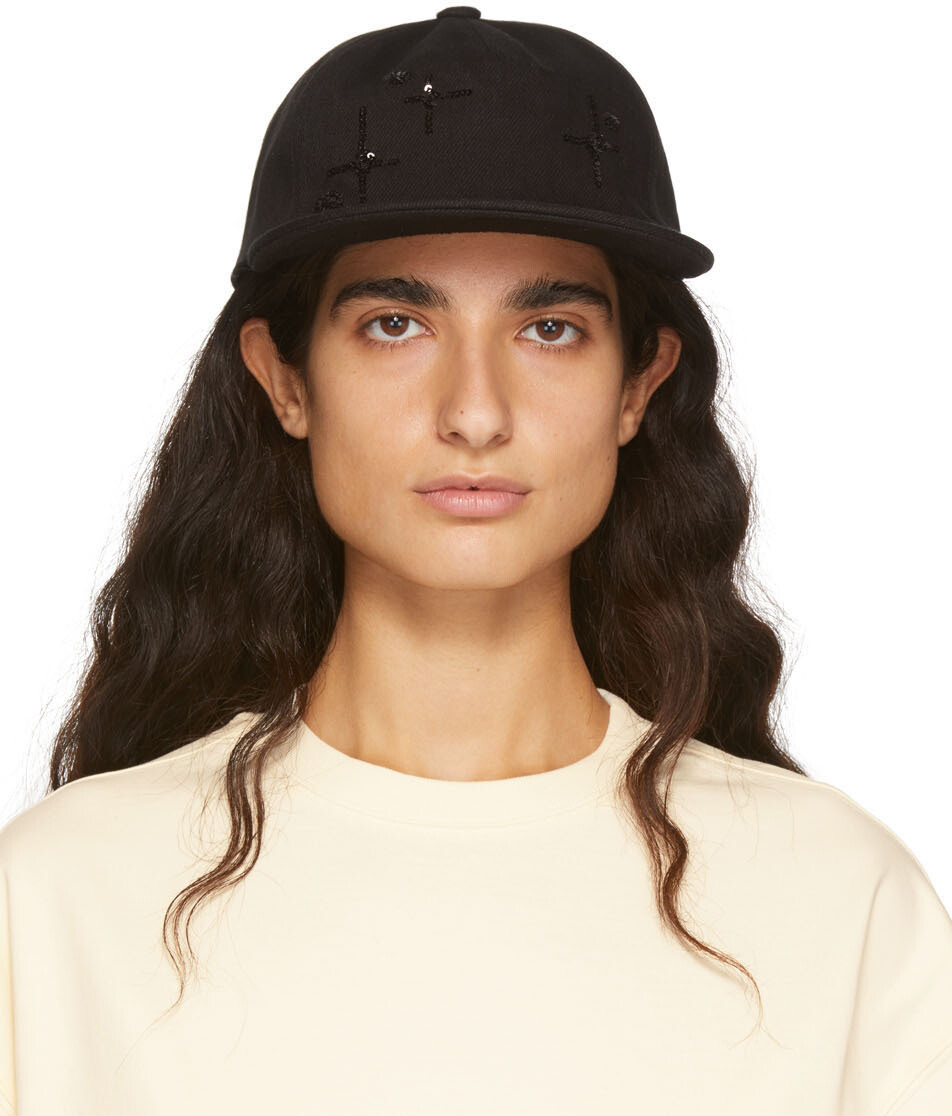 Черная кепка с пайетками We11done
Черная кепка с пайетками We11done