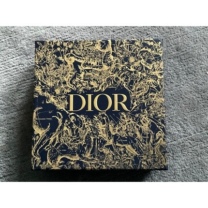 Туалетная вода для мужчин Dior Fahrenheit 100 мл с гелем для душа 50 мл
Туалетная вода для мужчин Dior Fahrenheit 100 мл с гелем для душа 50 мл