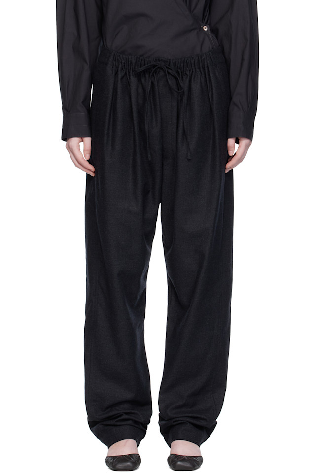 Lemaire Серые брюки на шнуровке
Lemaire Серые брюки на шнуровке