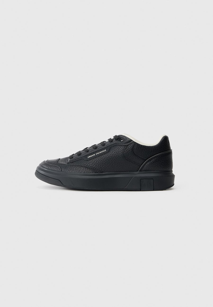 Кроссовки Armani Exchange Trainers, Black
Кроссовки Armani Exchange Trainers, Black