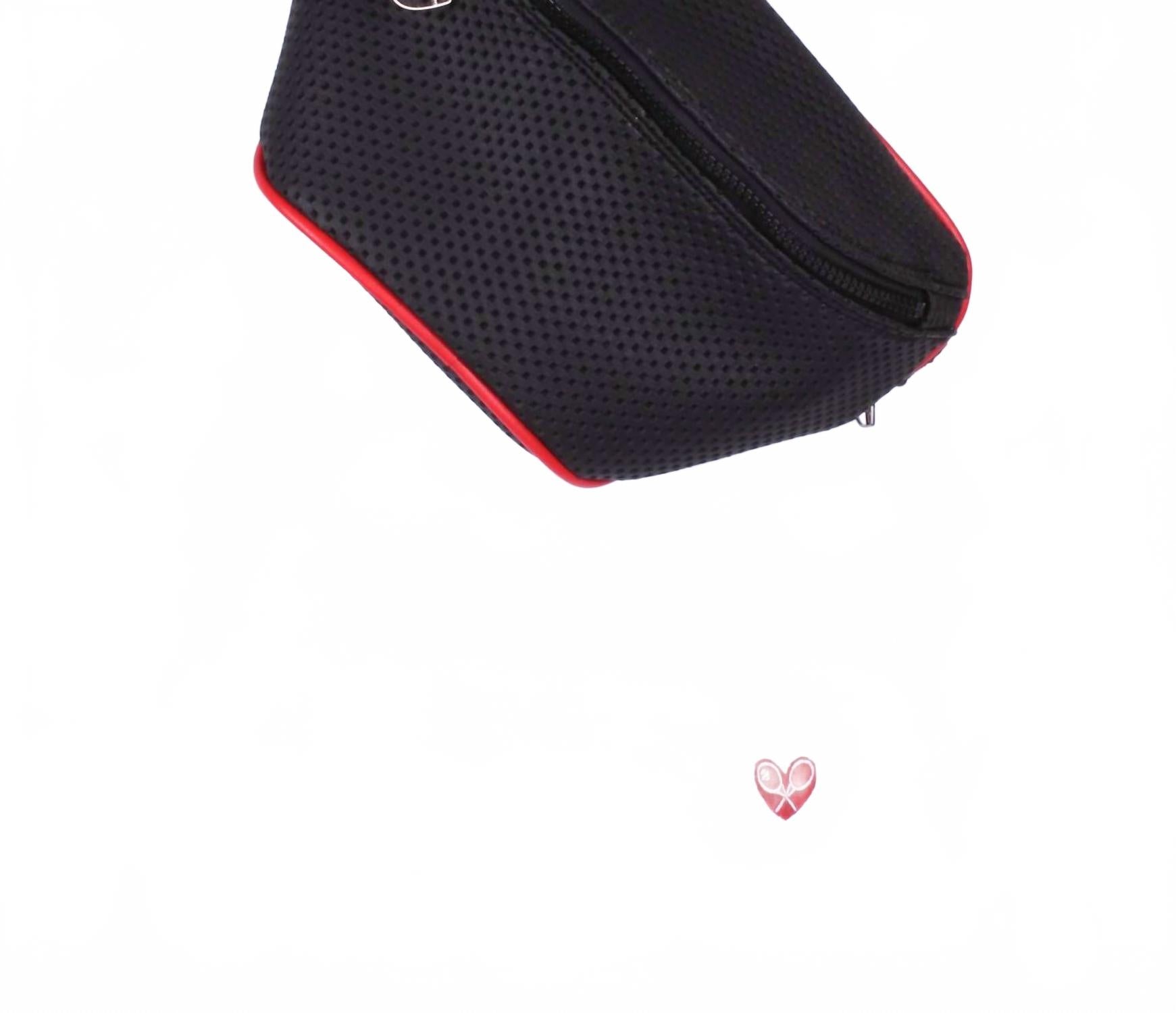 Женская поясная сумка в фактурном черно-красном цвете Love Love Tennis
Женская поясная сумка в фактурном черно-красном цвете Love Love Tennis