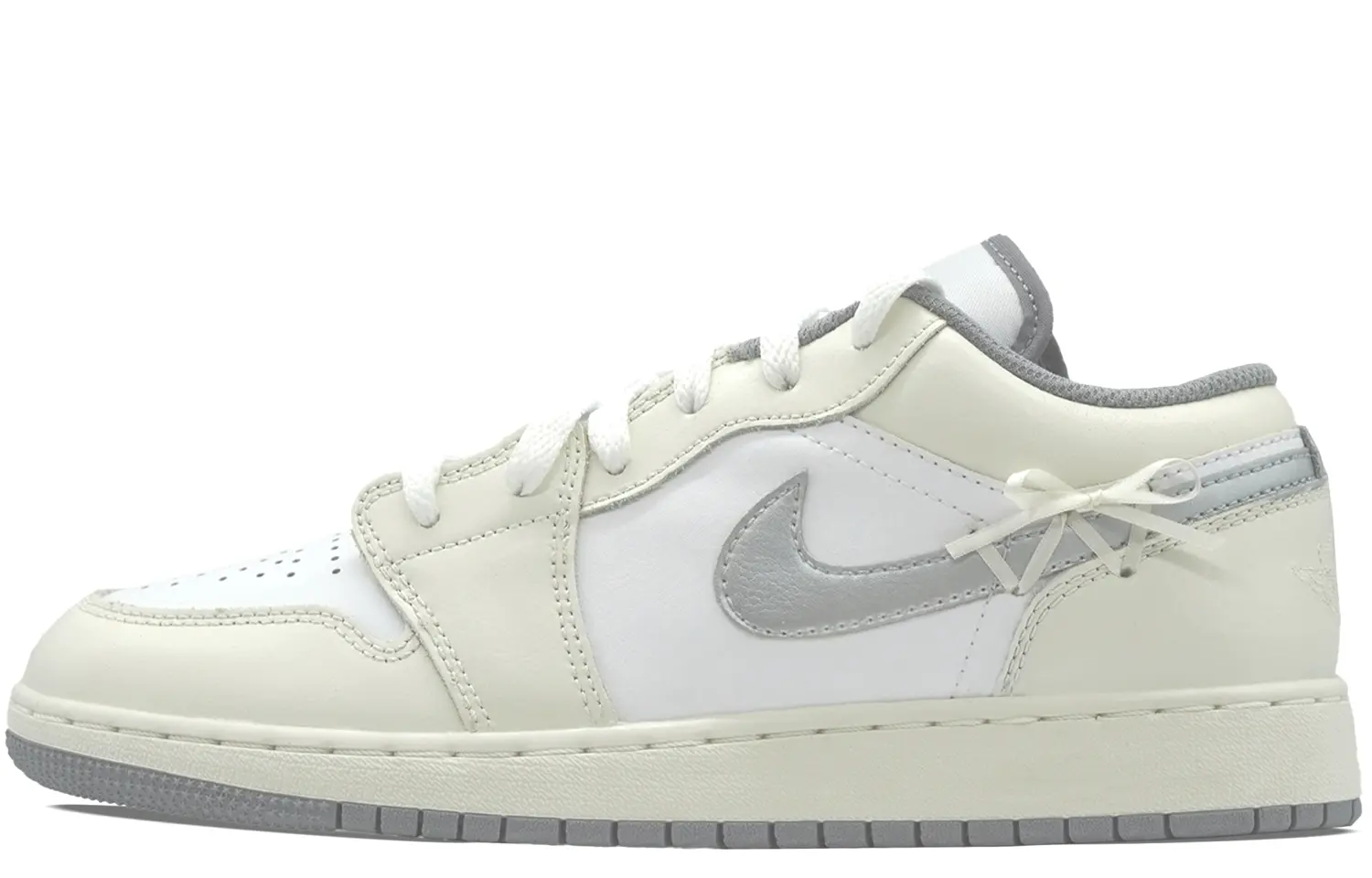 Кроссовки Air Jordan 1 Vintage Basketball Shoes Women's Low-top White/Beige, цвет Off White
Кроссовки Air Jordan 1 Vintage Basketball Shoes Women's Low-top White/Beige, цвет Off White