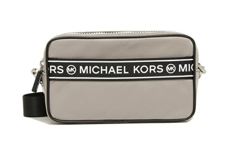 MICHAEL KORS Коллекция дорожных сумок кроссбоди
MICHAEL KORS Коллекция дорожных сумок кроссбоди