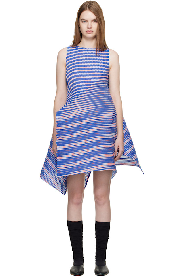 Issey Miyake Темно-Синее мини-платье в полоску, машинная складка
Issey Miyake Темно-Синее мини-платье в полоску, машинная складка