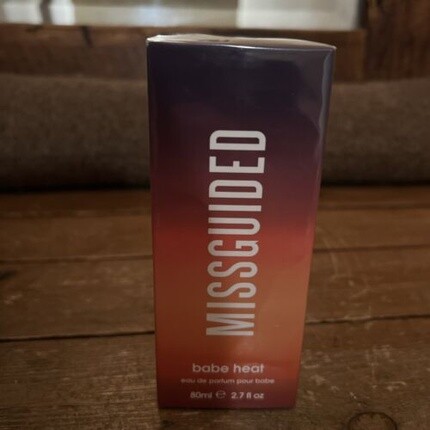 Missguided Babe Heat Фруктово-цветочная парфюмированная вода 80 мл
Missguided Babe Heat Фруктово-цветочная парфюмированная вода 80 мл
