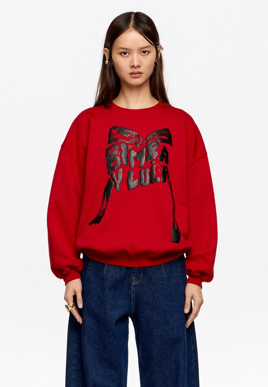 Толстовка Bimba Y Lola LARGA LOGO LAZO, Rojo/Red
Толстовка Bimba Y Lola LARGA LOGO LAZO, Rojo/Red