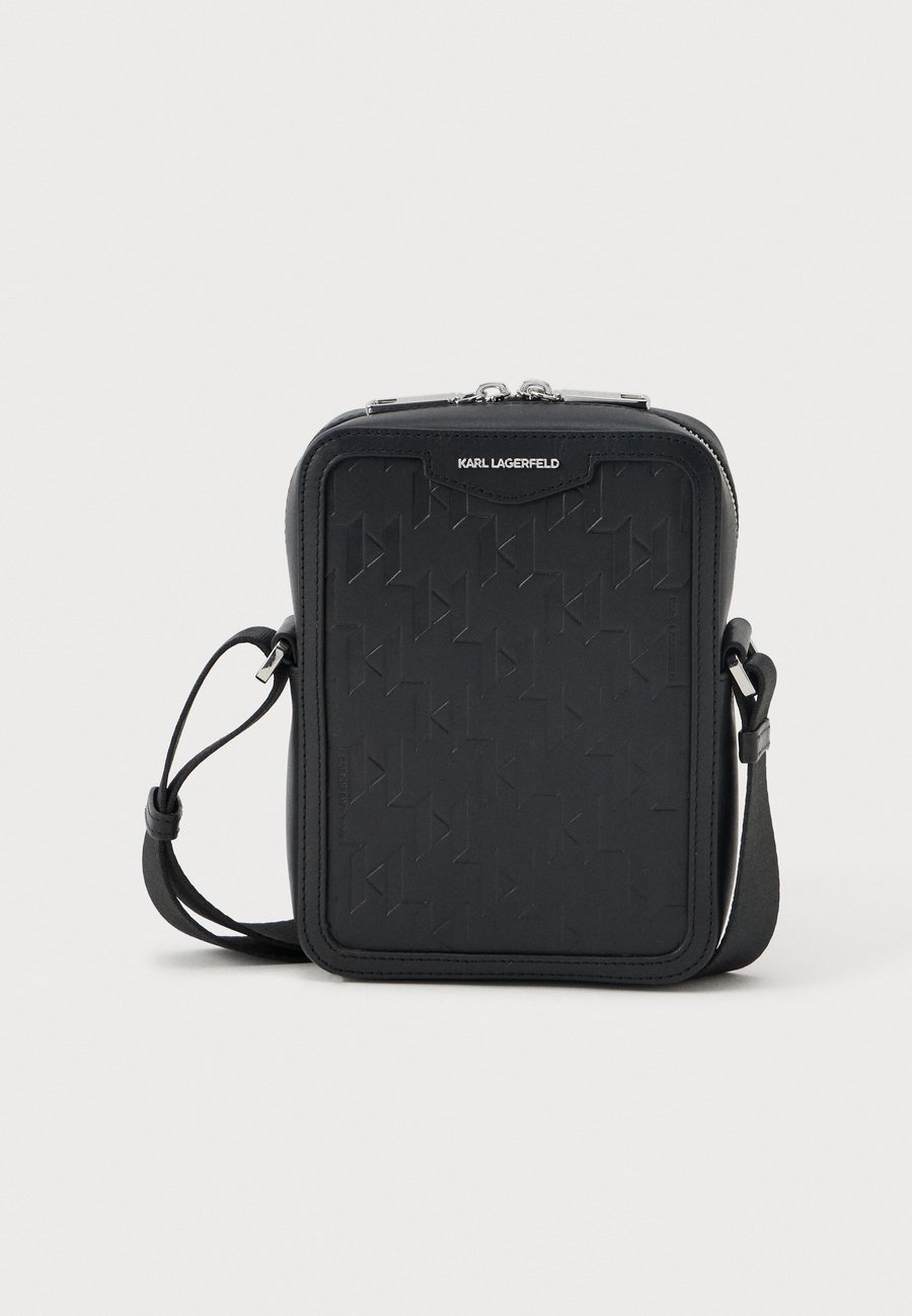 Сумка кросс-боди KARL LAGERFELD LOOM CROSS BODY, Black
Сумка кросс-боди KARL LAGERFELD LOOM CROSS BODY, Black