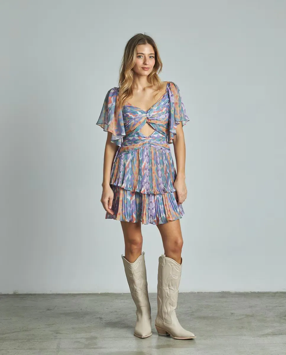 Короткое платье с короткими свободными рукавами и застежкой-молнией на спине Alma en Pena, мультиколор
Короткое платье с короткими свободными рукавами и застежкой-молнией на спине Alma en Pena, мультиколор