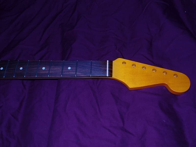 21 Jumbo Fret Relic 9.5 C Stratocaster винтажный Allparts Fender Лицензированный гриф из палисандра Stratocaster Neck
21 Jumbo Fret Relic 9.5 C Stratocaster винтажный Allparts Fender Лицензированный гриф из палисандра Stratocaster Neck
