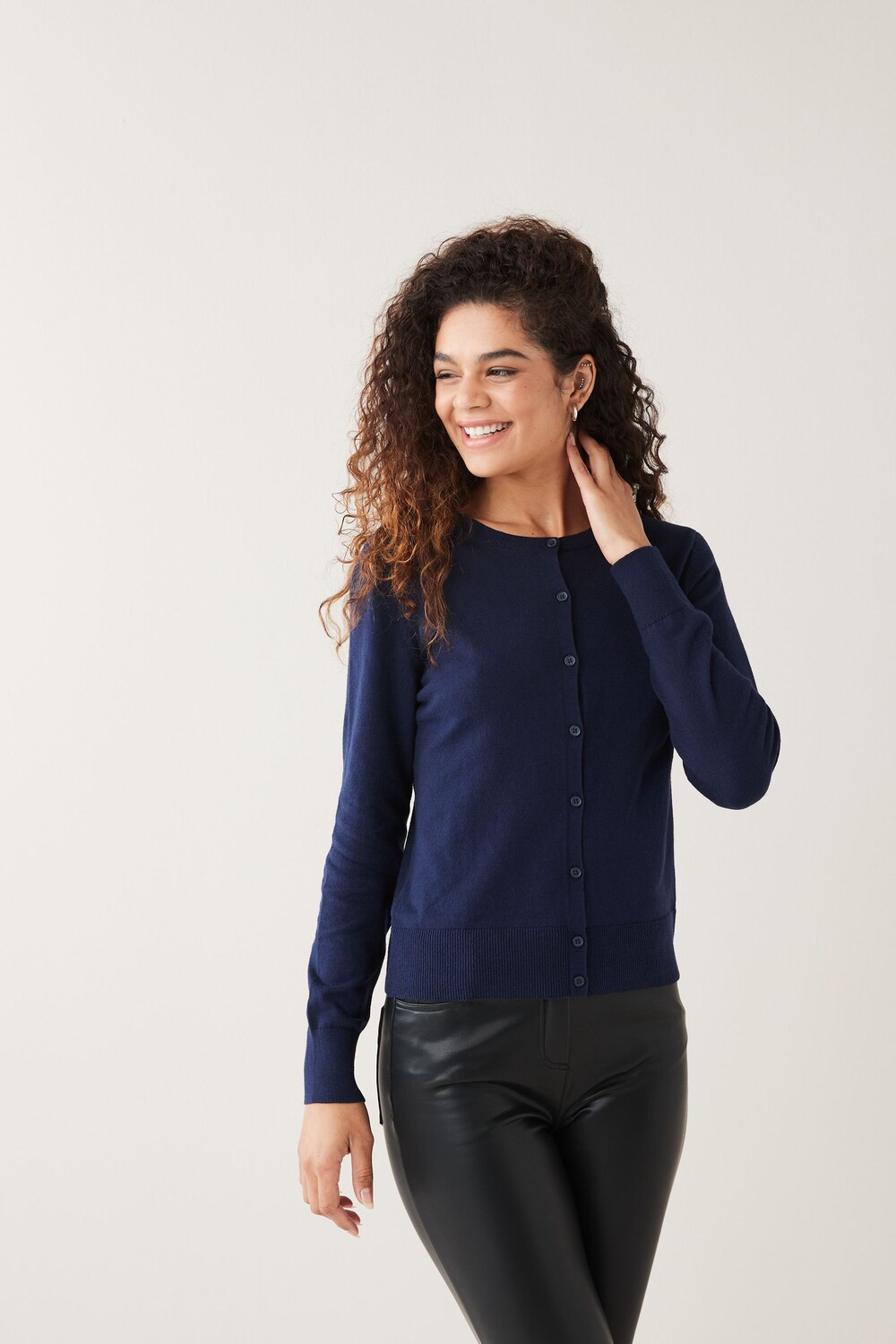 Кардиган с длинными рукавами и круглым вырезом Gap, синий
Кардиган с длинными рукавами и круглым вырезом Gap, синий