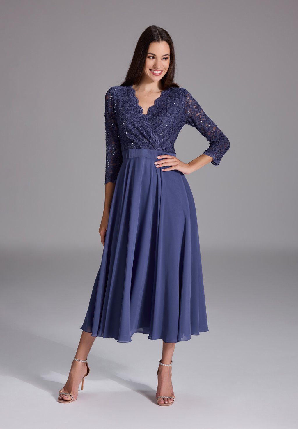 Платье SWING, темно-синий
Платье SWING, темно-синий