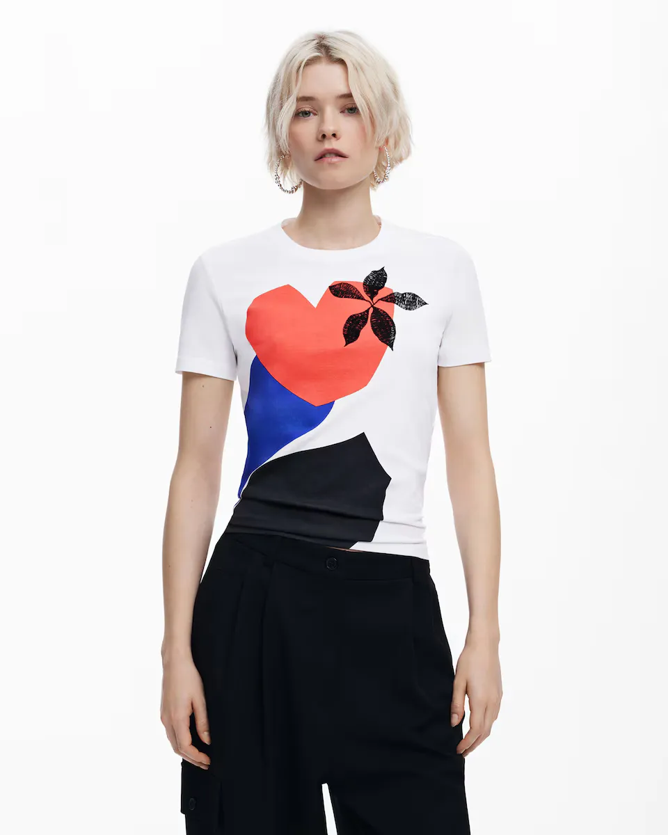 Женская футболка, дизайн которой разработал Кристиан Лакруа Desigual, белый
Женская футболка, дизайн которой разработал Кристиан Лакруа Desigual, белый