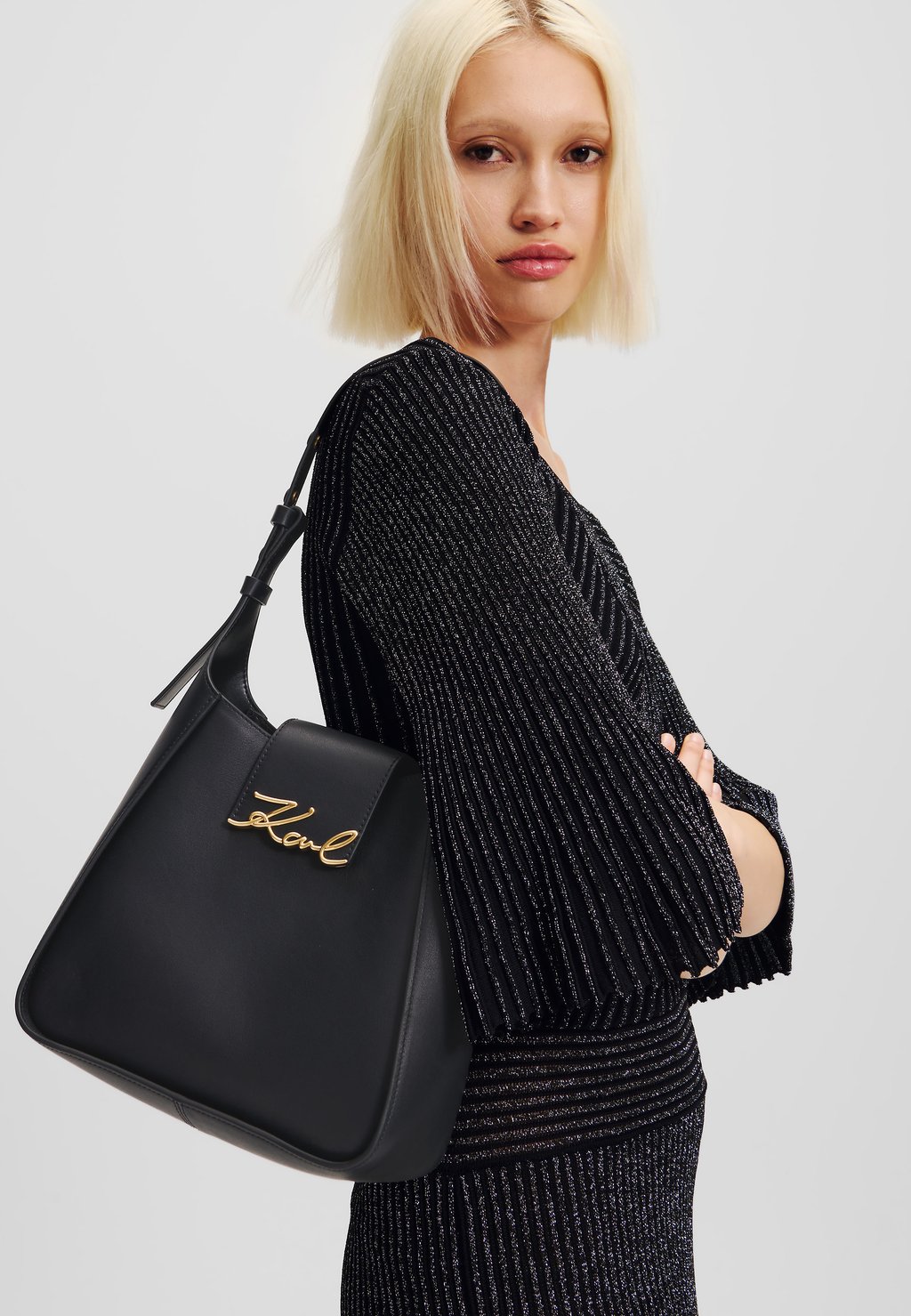 Сумка HOBO SIGNATURE KARL LAGERFELD, черный 
Сумка HOBO SIGNATURE KARL LAGERFELD, черный