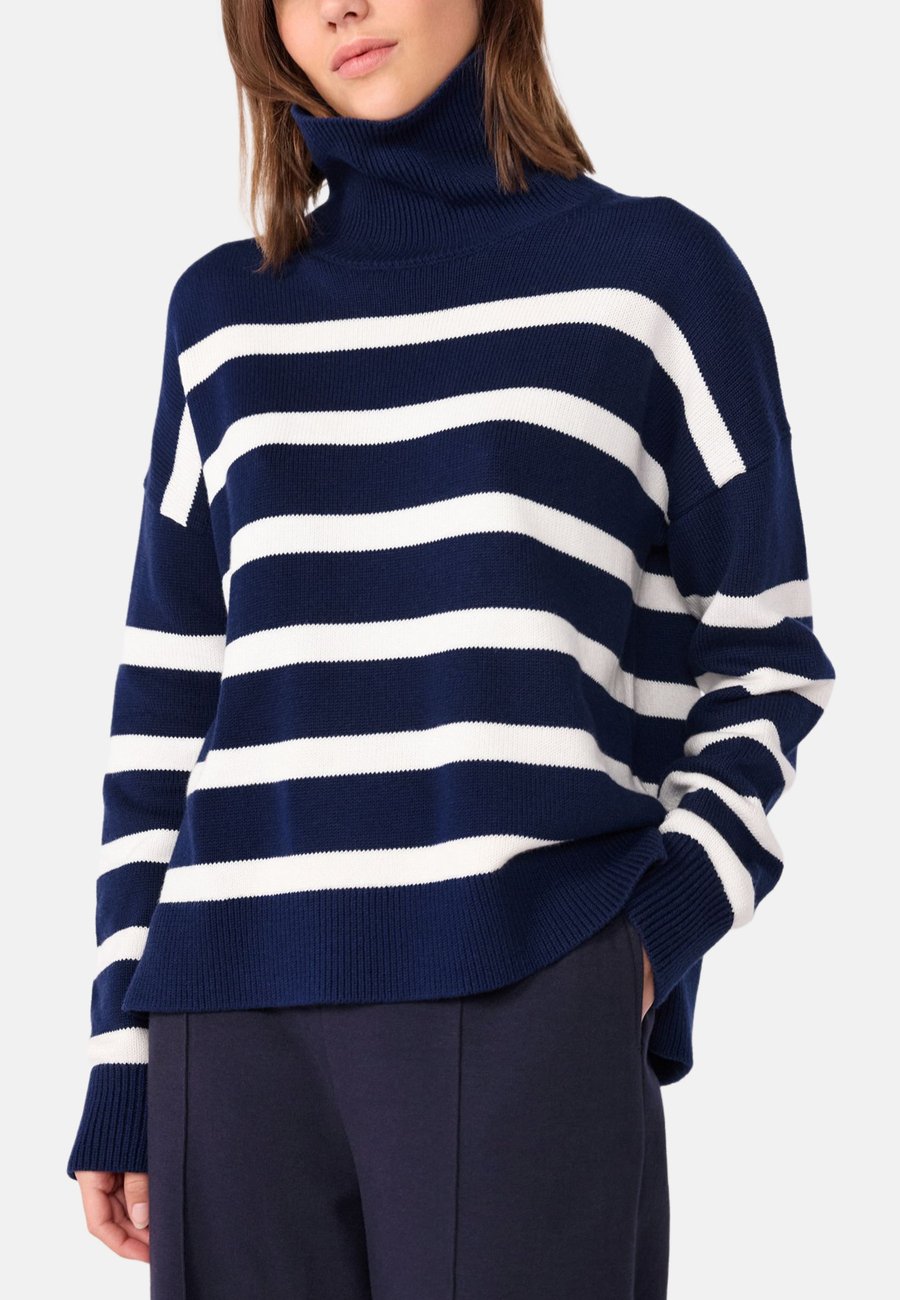 Джемпер Petit Bateau Jumper, Soir Marshmallow/Dark Blue
Джемпер Petit Bateau Jumper, Soir Marshmallow/Dark Blue