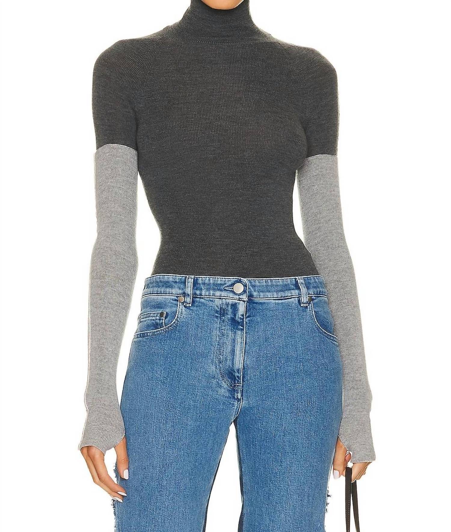 Водолазка с комбинированными рукавами в цвете Cool Grey/light Grey Sleeves Peter Do
Водолазка с комбинированными рукавами в цвете Cool Grey/light Grey Sleeves Peter Do