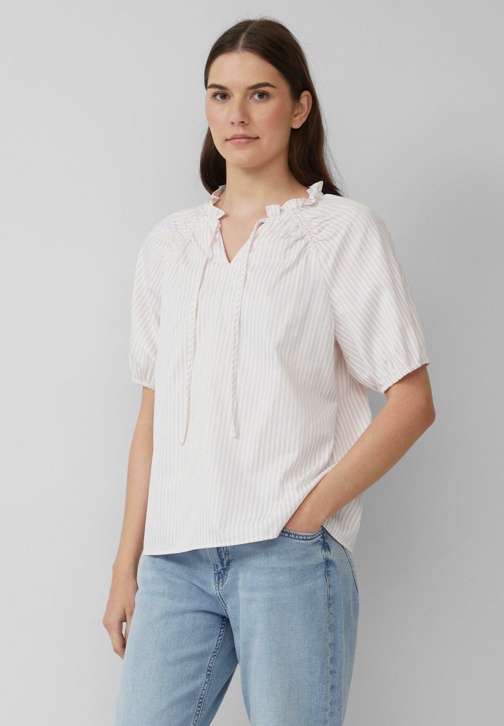 Блуза IM FIT MIT RÜSCHENKRAGEN s.Oliver, коралловый
Блуза IM FIT MIT RÜSCHENKRAGEN s.Oliver, коралловый