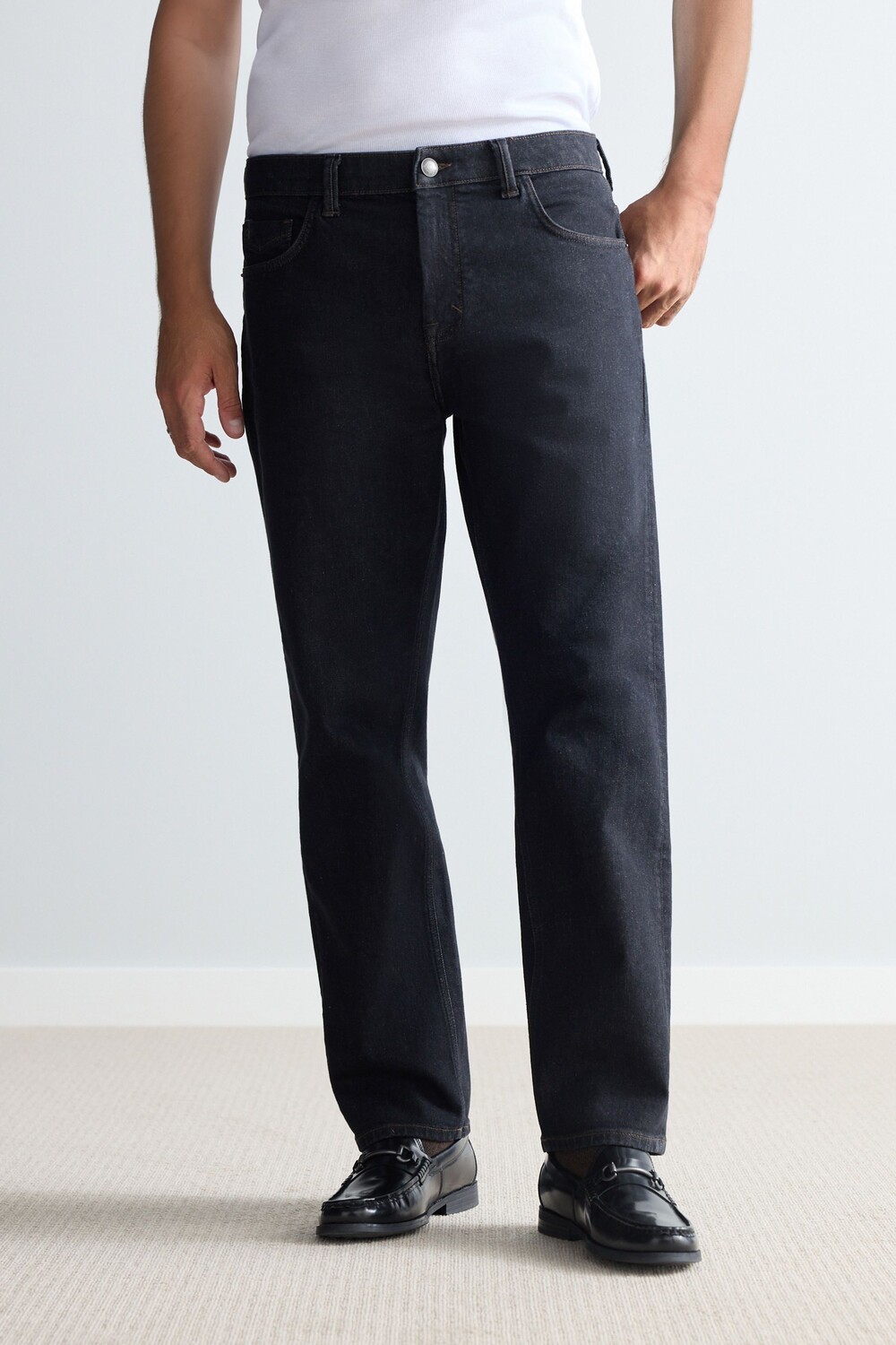 Уютные джинсы с фирменной наческой сзади Next, черный
Уютные джинсы с фирменной наческой сзади Next, черный