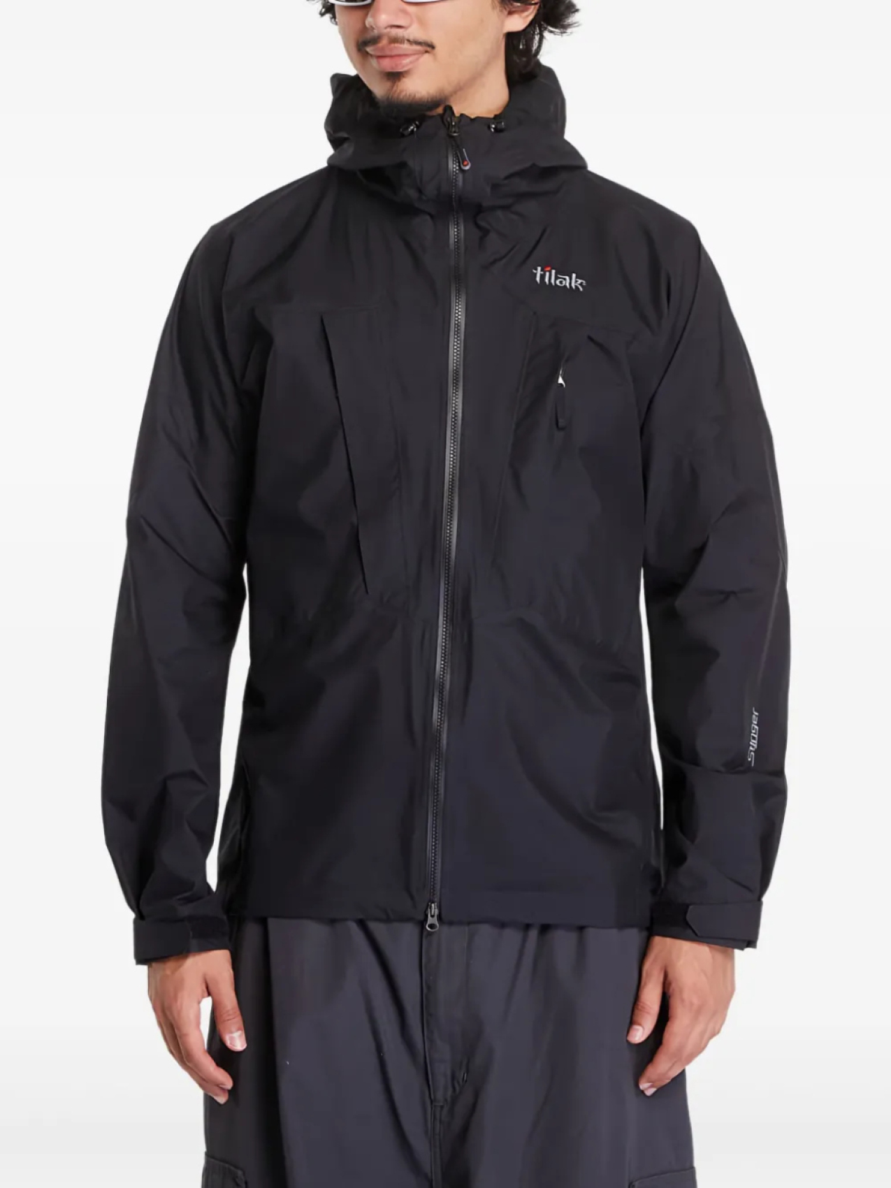 Tilak легкая куртка Stinger с капюшоном, черный
Tilak легкая куртка Stinger с капюшоном, черный