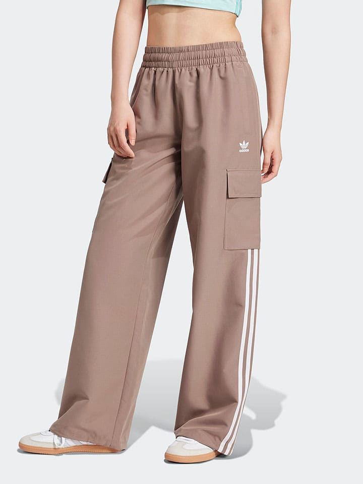 Спортивные брюки Adidas, светло-коричневый
Спортивные брюки Adidas, светло-коричневый
