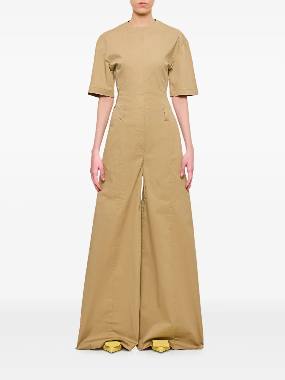 Комбинезон с широкими штанинами и короткими рукавами THELATEST, нейтральный
Комбинезон с широкими штанинами и короткими рукавами THELATEST, нейтральный