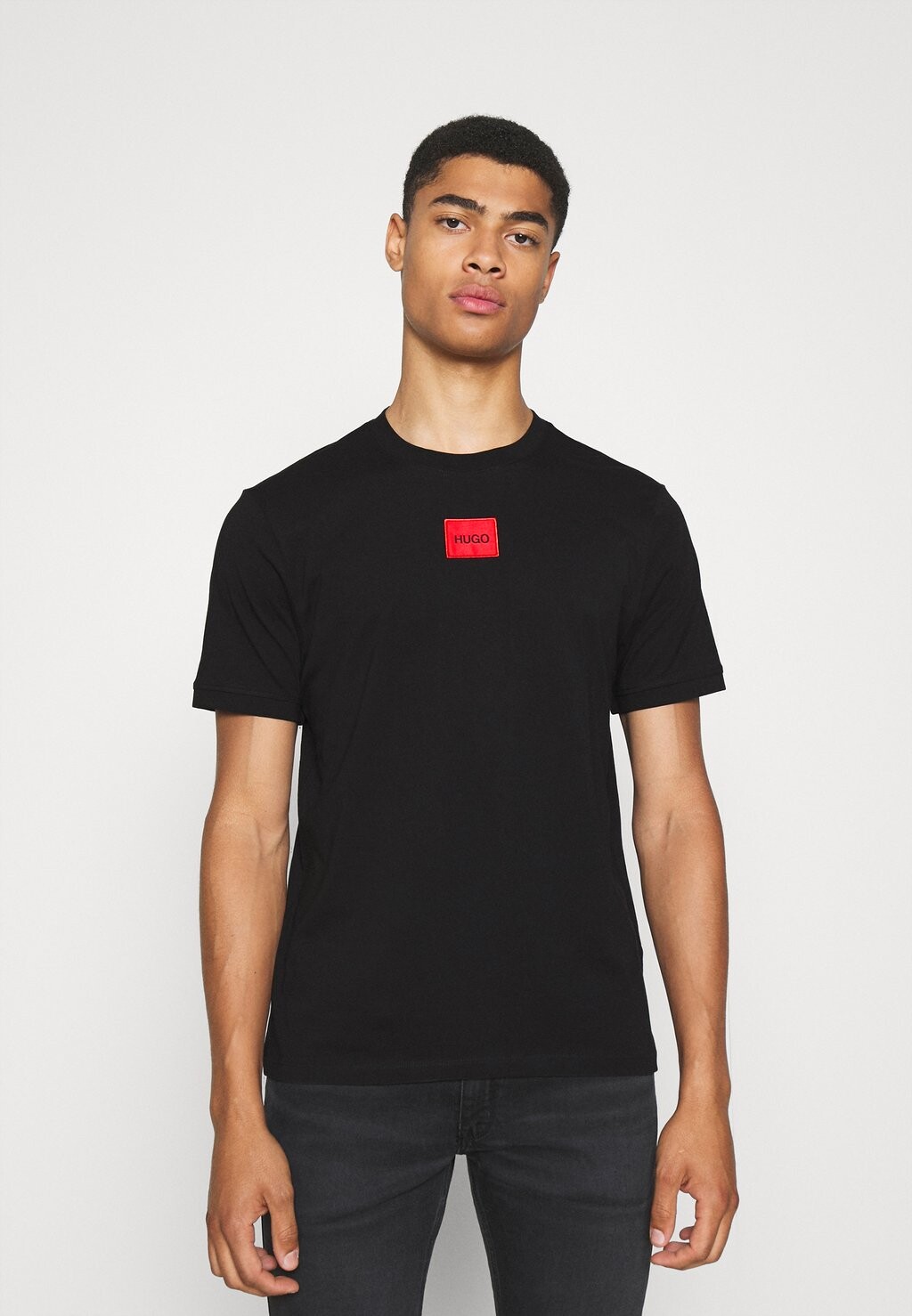 Футболка базовая DIRAGOLINO HUGO, цвет black
Футболка базовая DIRAGOLINO HUGO, цвет black