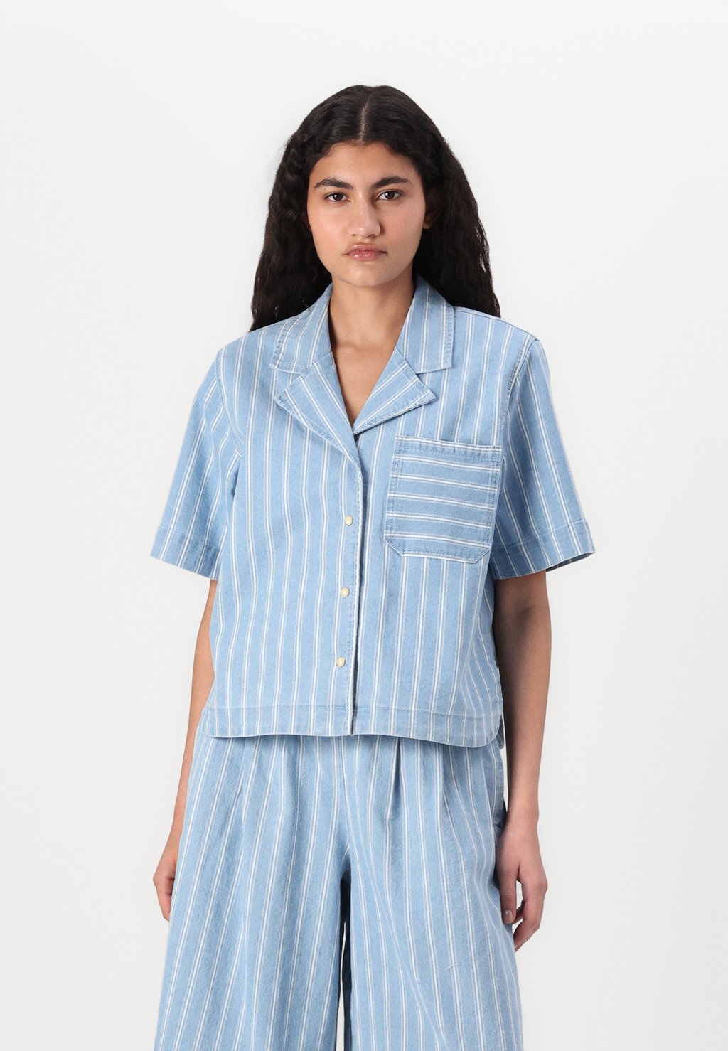 Блузка на пуговицах OBJELSIE SHIRT Object, синий
Блузка на пуговицах OBJELSIE SHIRT Object, синий