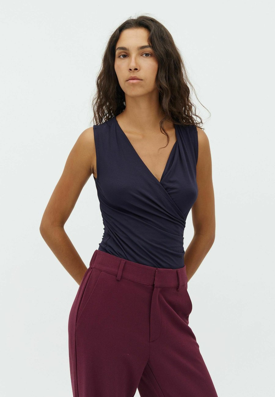 Топ mbyM LAI, Night Sky/Blue
Топ mbyM LAI, Night Sky/Blue