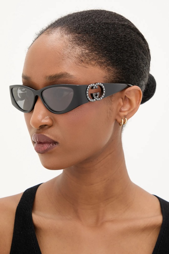 Солнцезащитные очки Gucci, черный
Солнцезащитные очки Gucci, черный