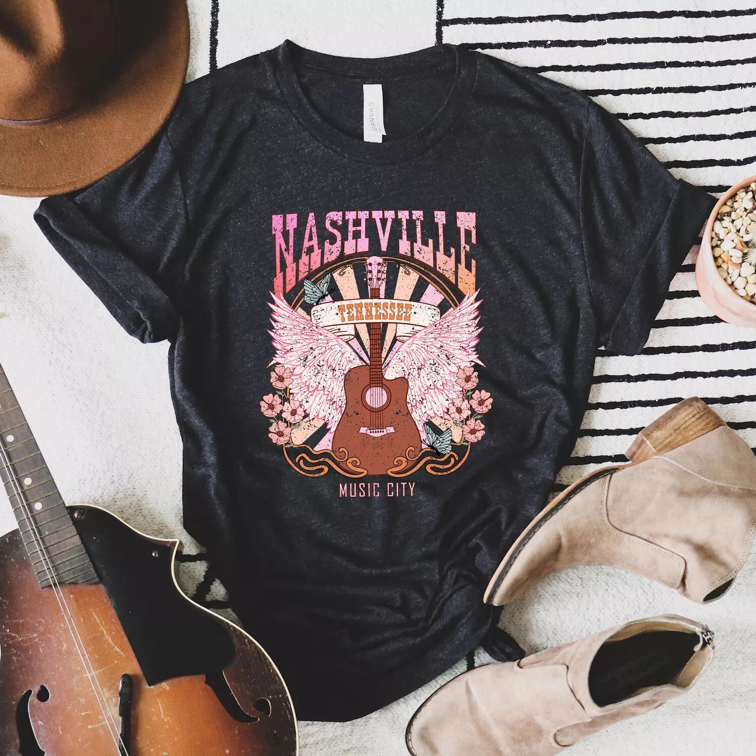 Футболка Nashville Wings с короткими рукавами и графическим рисунком Simply Sage Market
Футболка Nashville Wings с короткими рукавами и графическим рисунком Simply Sage Market