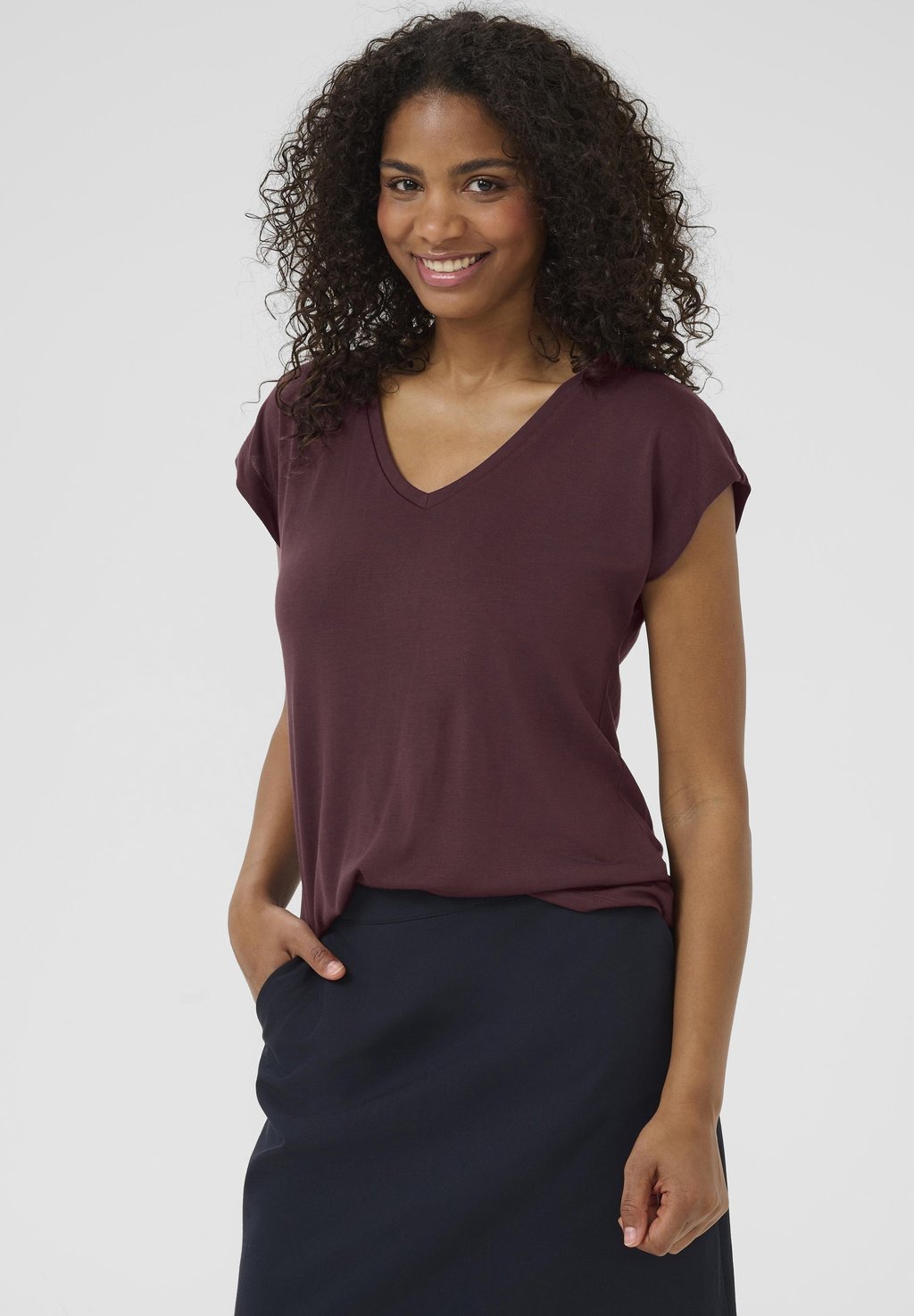 Базовая футболка KALISE Kaffe, бургундия
Базовая футболка KALISE Kaffe, бургундия