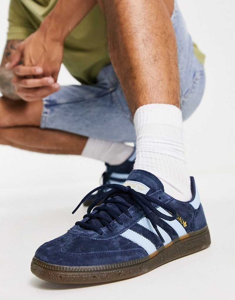 Темно-синие кроссовки на резиновой подошве adidas Handball Spezial, Синий, Темно-синие кроссовки на резиновой подошве adidas Handball Spezial
Темно-синие кроссовки на резиновой подошве adidas Handball Spezial, Синий, Темно-синие кроссовки на резиновой подошве adidas Handball Spezial