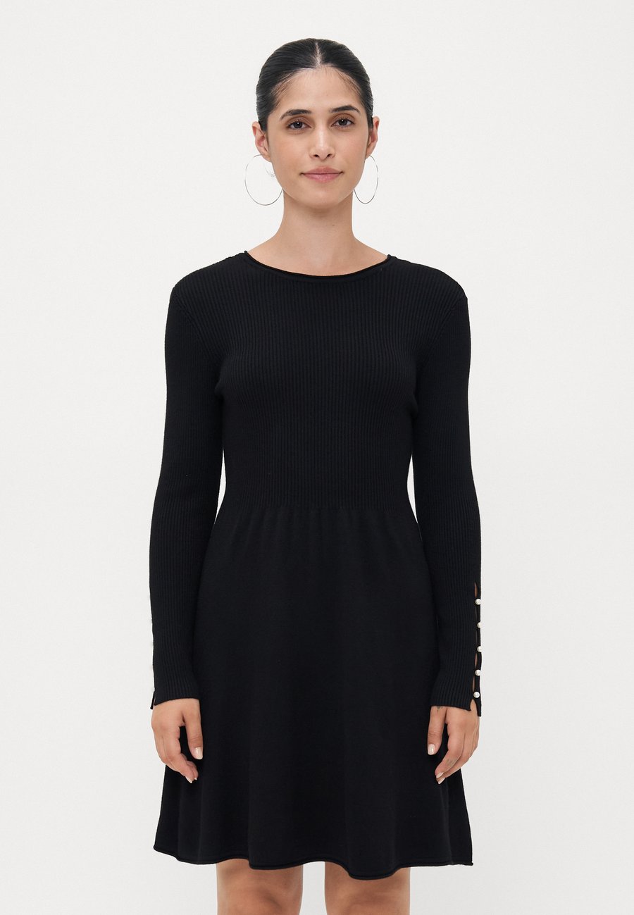 Платье ONLY Petite ONLNATASCHA O NECK , Black/White/Black
Платье ONLY Petite ONLNATASCHA O NECK , Black/White/Black