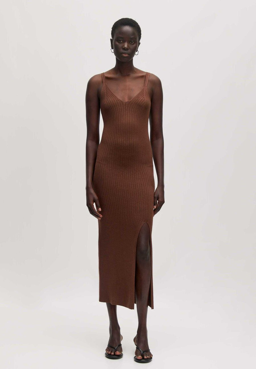 Платье EDITED QIARA, Braun/Brown
Платье EDITED QIARA, Braun/Brown