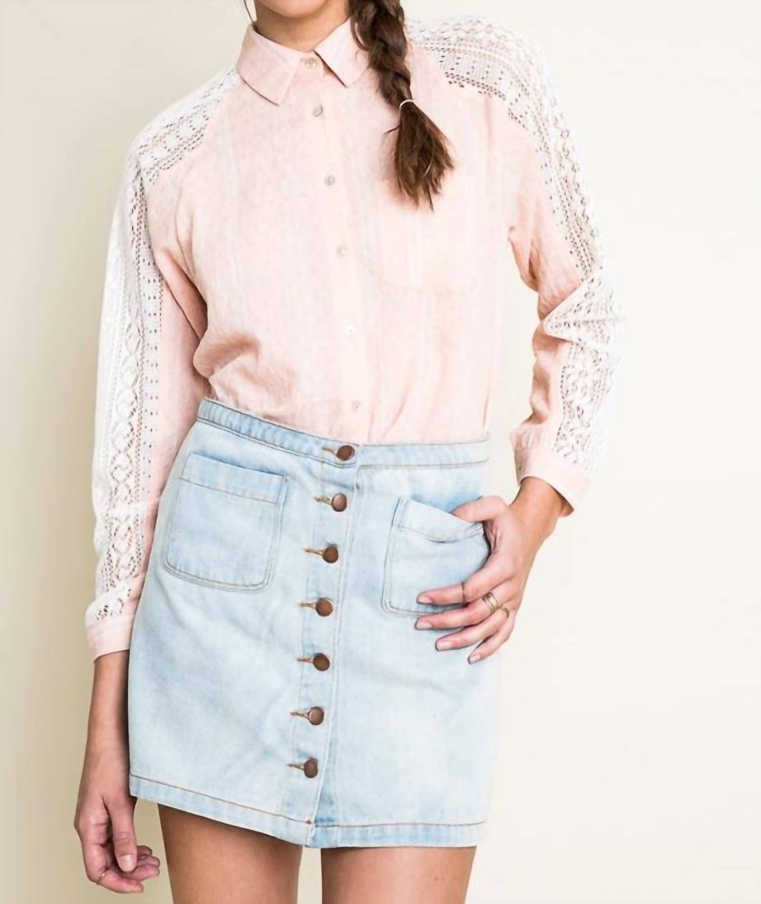 Шифоновая блузка с кружевом в персиковом цвете Hayden LA
Шифоновая блузка с кружевом в персиковом цвете Hayden LA