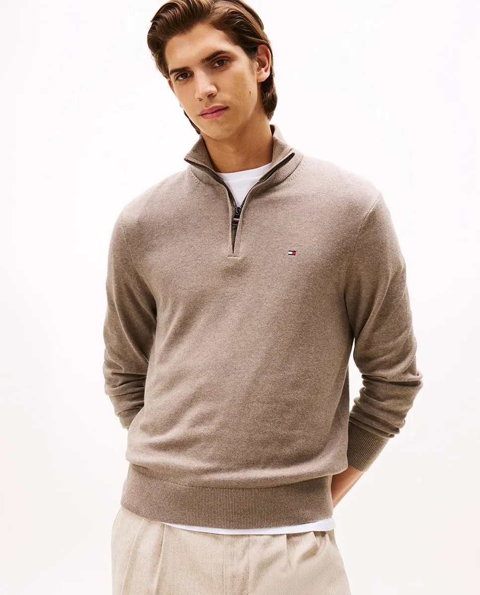 Мужской свитер однотонный с полузастежкой-молнией Tommy Hilfiger, бежевый
Мужской свитер однотонный с полузастежкой-молнией Tommy Hilfiger, бежевый
