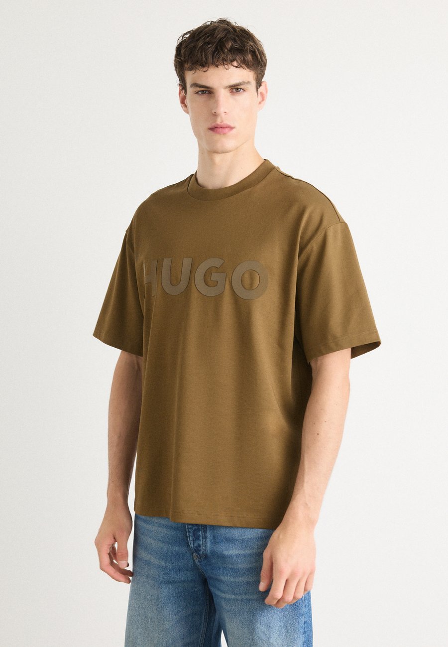 Футболка HUGO DINKEE, Open Green/Green, Зеленый, Футболка HUGO DINKEE, Open Green/Green
Футболка HUGO DINKEE, Open Green/Green, Зеленый, Футболка HUGO DINKEE, Open Green/Green