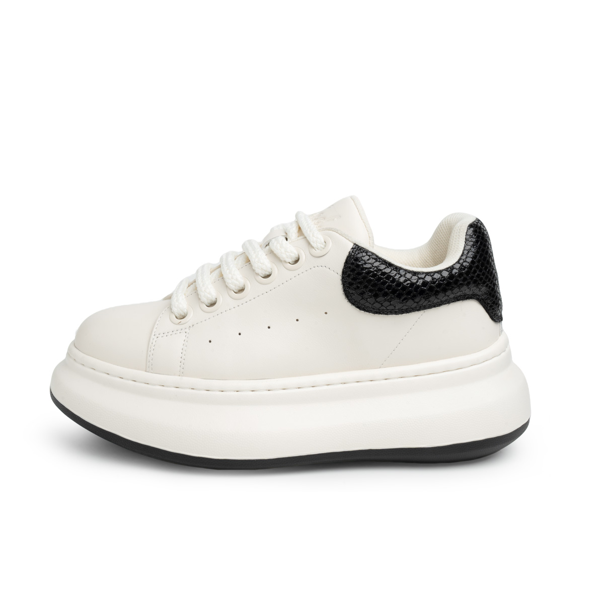 FED Низкие кроссовки для скейтбординга, увеличивающие рост, мужские, белые
FED Низкие кроссовки для скейтбординга, увеличивающие рост, мужские, белые