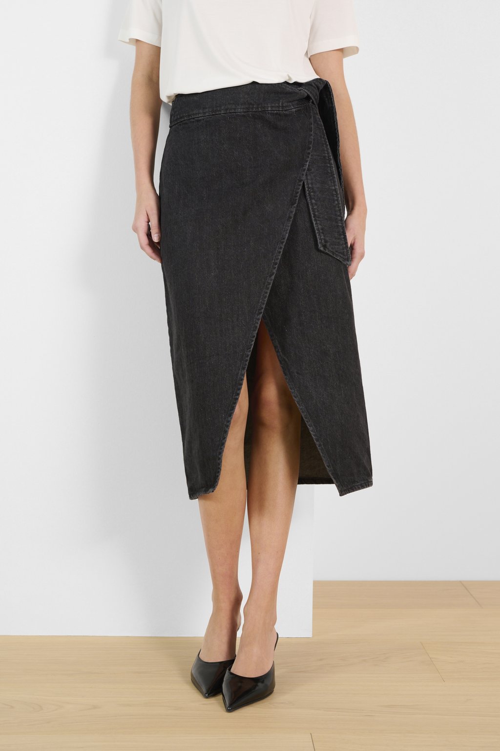 Юбка из денима SLALBA Soaked in Luxury, черный деним
Юбка из денима SLALBA Soaked in Luxury, черный деним