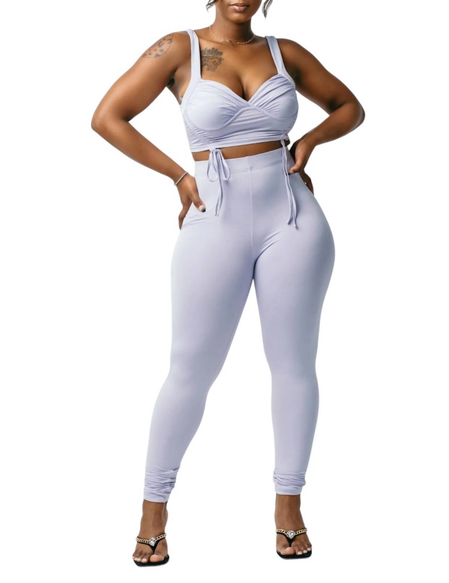 Комплект без рукавов с брюками в лавандовом цвете Hot & Delicious
Комплект без рукавов с брюками в лавандовом цвете Hot & Delicious