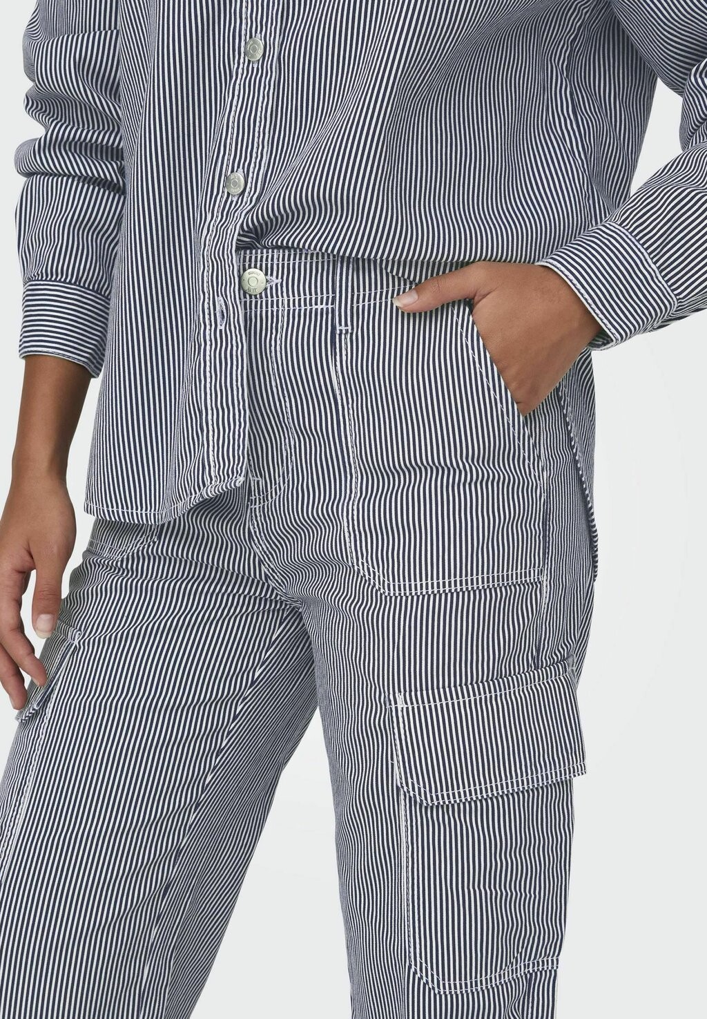 Брюки в стиле милитари WEITE HIGH WAIST JDY, темно-синий
Брюки в стиле милитари WEITE HIGH WAIST JDY, темно-синий