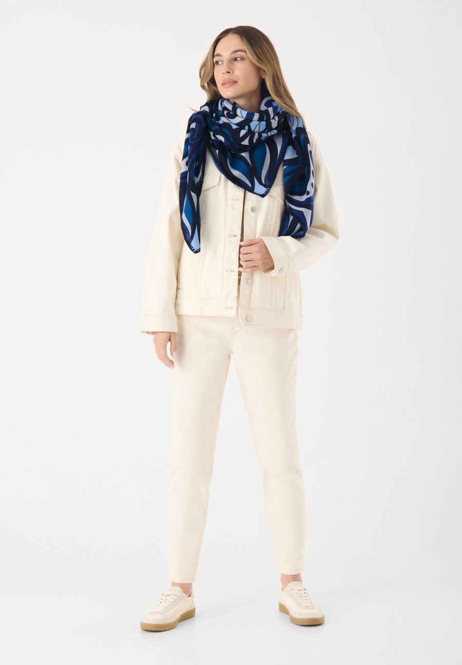 Шарф Codello LEICHTES MIT PAISLEY-MUSTER, Blu/Blue
Шарф Codello LEICHTES MIT PAISLEY-MUSTER, Blu/Blue