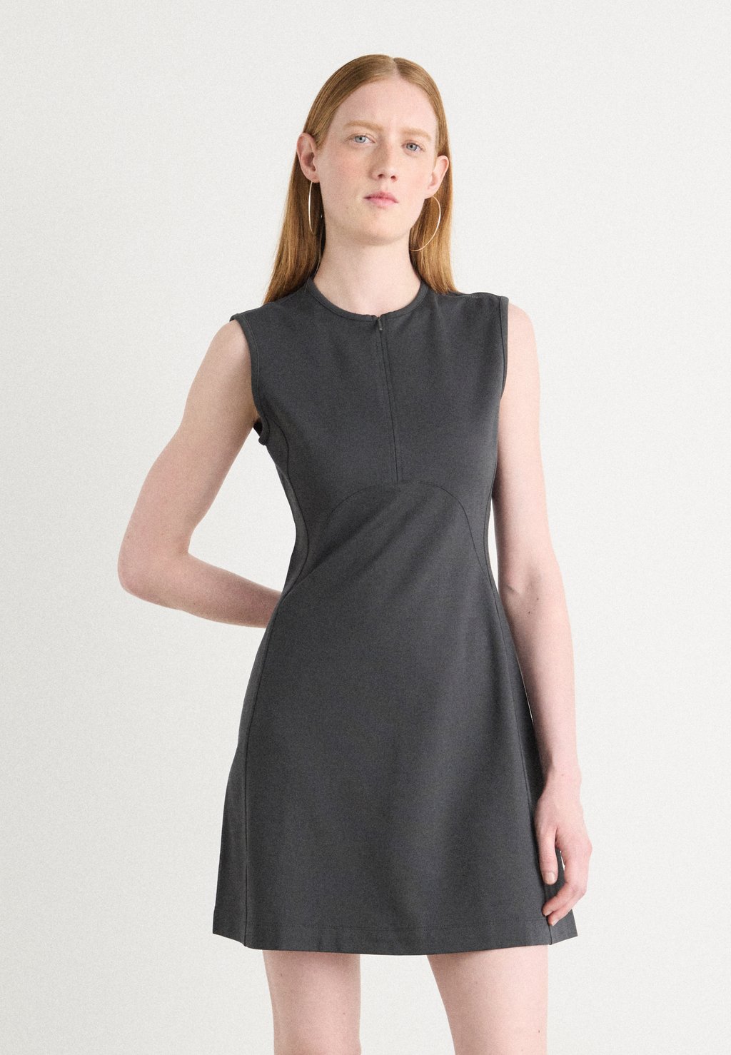 Платье из джерси Shift dress Calvin Klein Jeans, черный
Платье из джерси Shift dress Calvin Klein Jeans, черный