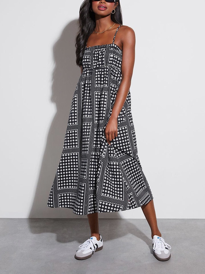 Длинное платье Milan Kiss, черный/белый
Длинное платье Milan Kiss, черный/белый