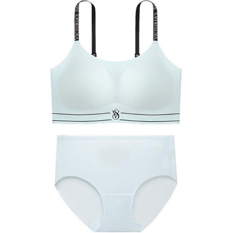 Комплект нижнего белья Victoria's Secret светло-аквамариновый
Комплект нижнего белья Victoria's Secret светло-аквамариновый