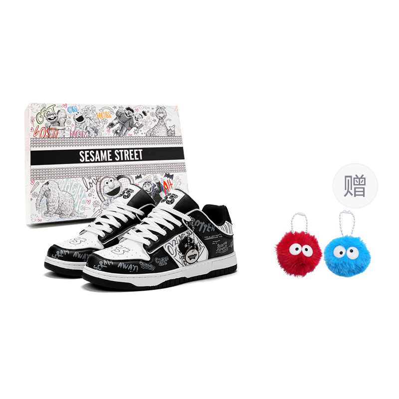 SESAME STREET Юнисекс скейтерские кроссовки низкие экрю/черный - черный (включает 1 случайный кулон), цвет Black (Includes 1 Random Pendant)
SESAME STREET Юнисекс скейтерские кроссовки низкие экрю/черный - черный (включает 1 случайный кулон), цвет Black (Includes 1 Random Pendant)