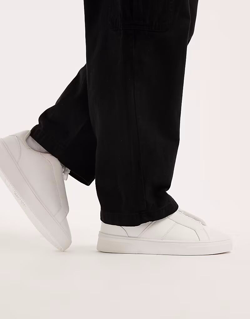 Кроссовки со шнуровкой, белые, с эффектом потертости Asos Design
Кроссовки со шнуровкой, белые, с эффектом потертости Asos Design