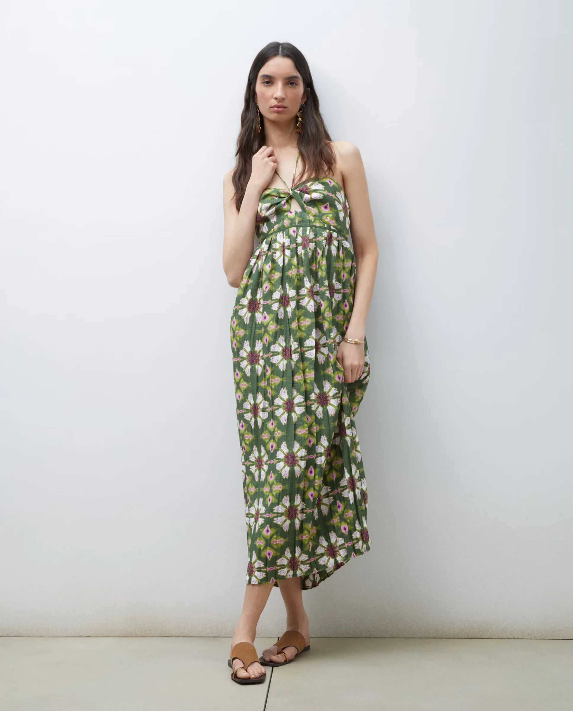 Плиссированное миди-платье без рукавов Tintoretto, зеленый
Плиссированное миди-платье без рукавов Tintoretto, зеленый